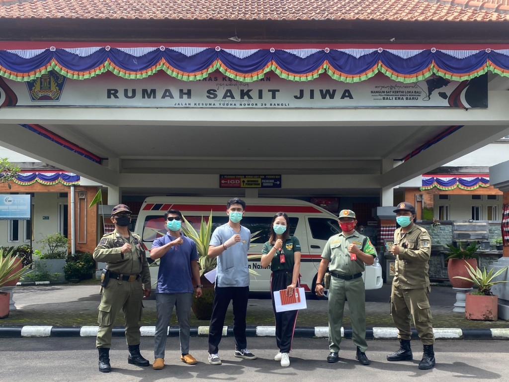 TIM TPKJM BADUNG WILAYAH KUTA SELATAN MERUJUK PASIEN JIWA GADUH GELISAH LINGKUNGAN  SARI KARYA KE RSJ PROVINSI BALI